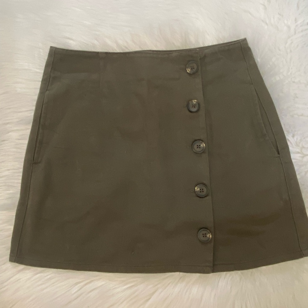 Chloe & Katie Olive Button-Front Mini Skirt Sz M